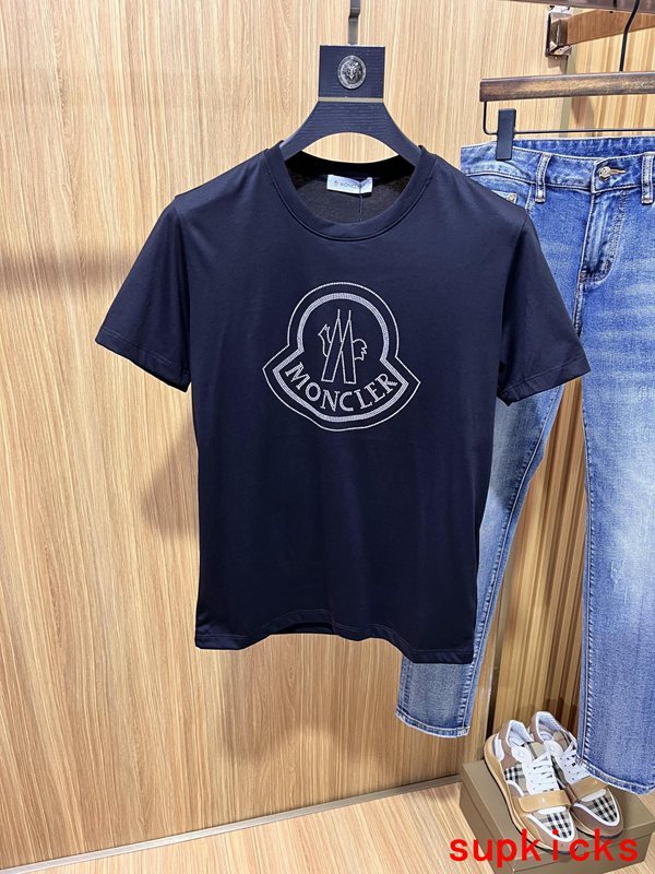 Moncler Luxury Cloth