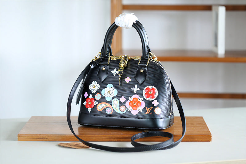 I W Fashion Lu-Vi bags - 8256