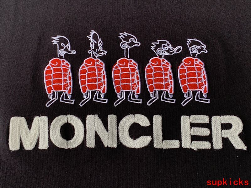 Moncler Luxury Cloth