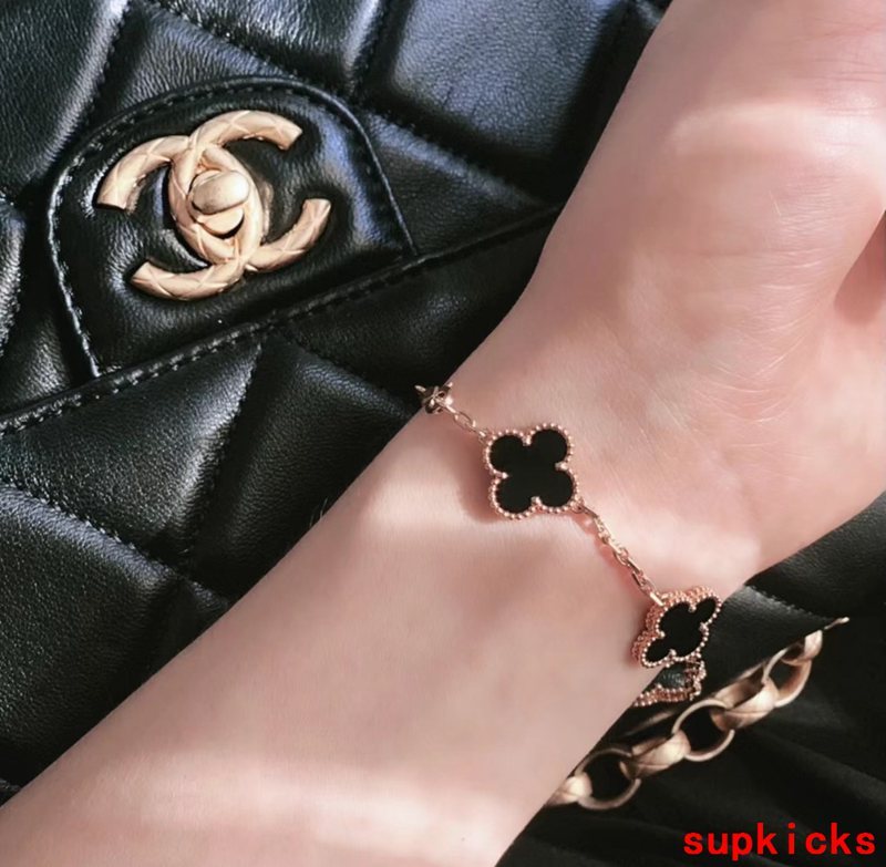 Van Cleef & Arples Jewelry