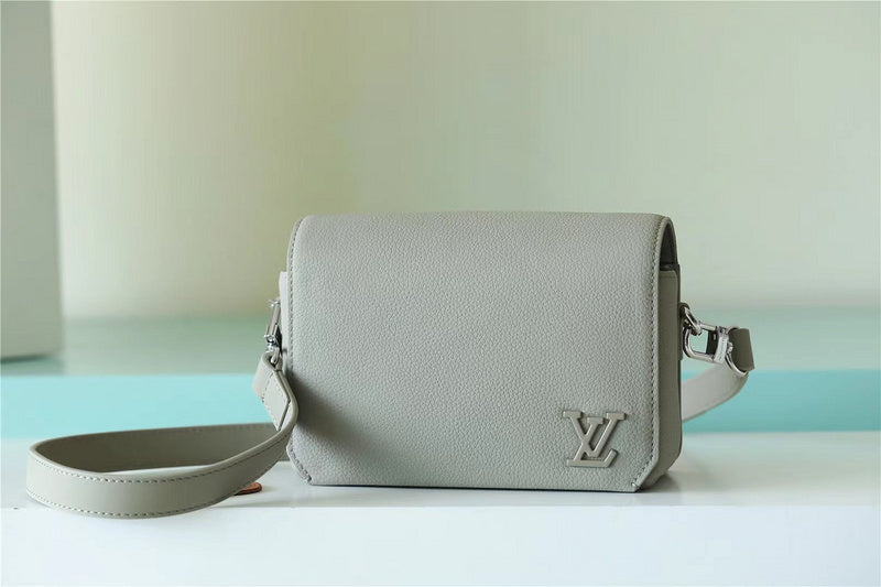 I W Fashion Lu-Vi bags - 9917