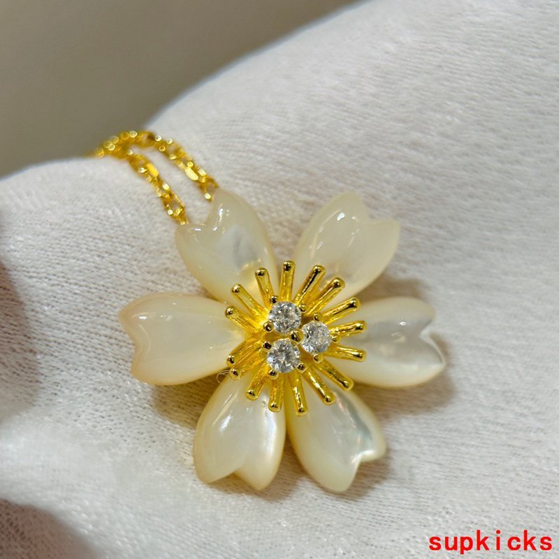 Van Cleef & Arples Jewelry