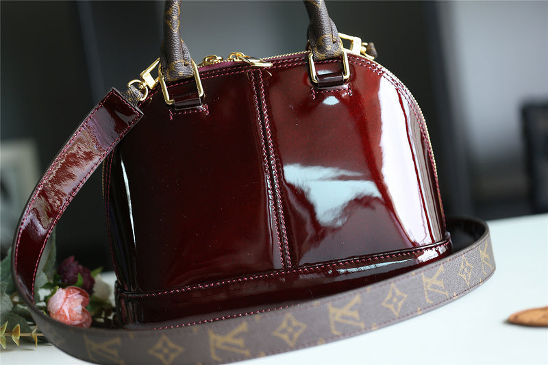 I W Fashion Lu-Vi bags - 8279
