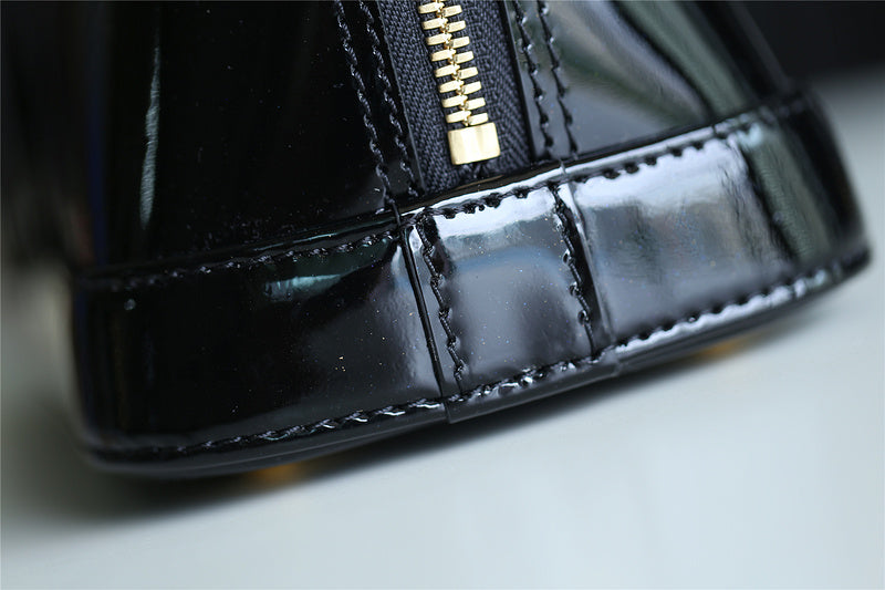 I W Fashion Lu-Vi bags - 8283