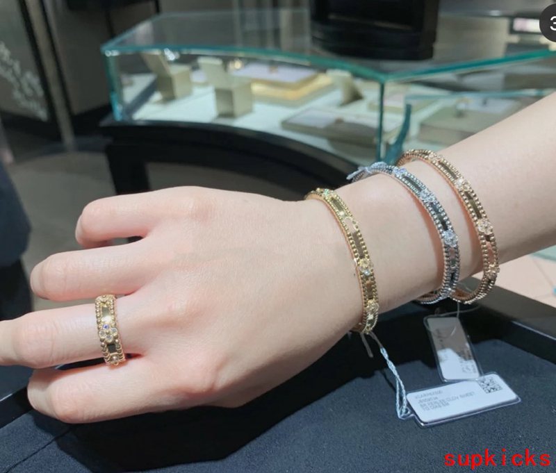 Van Cleef & Arples Jewelry