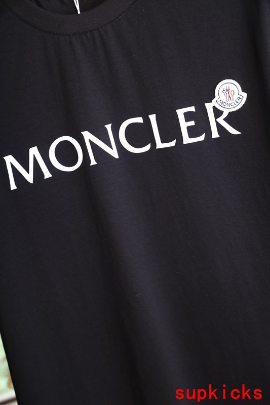 Moncler Luxury Cloth