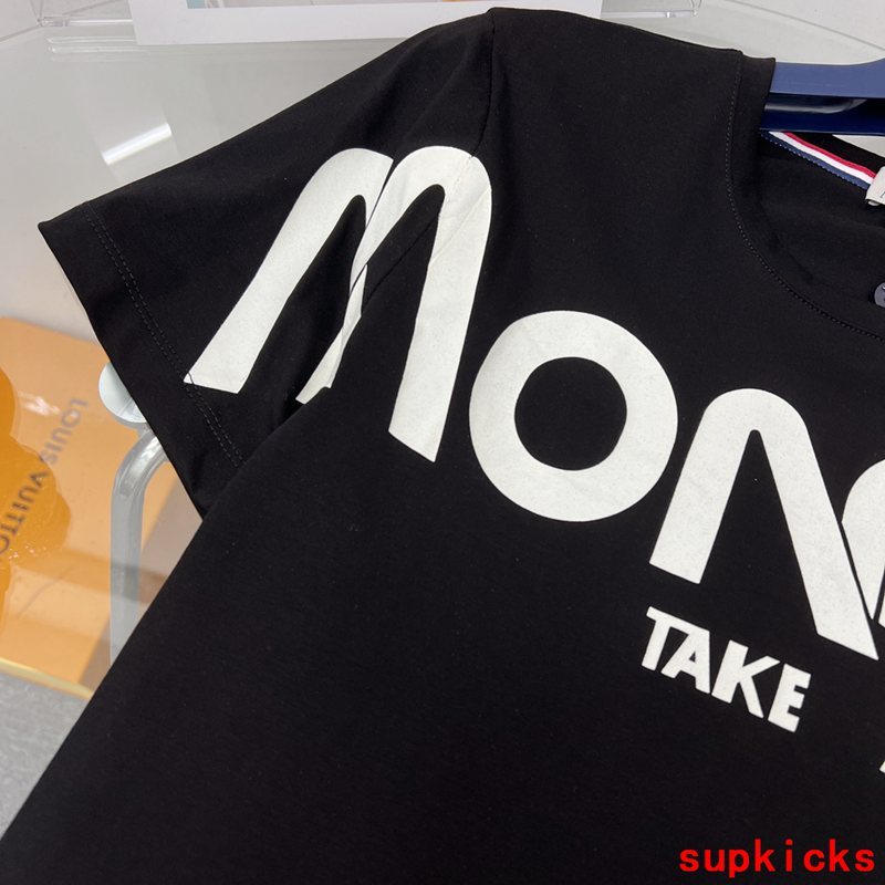 Moncler Luxury Cloth