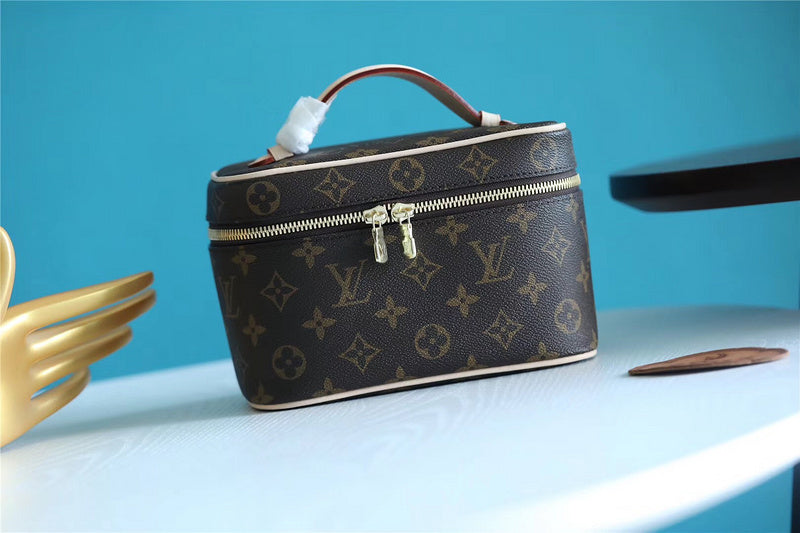 I W Fashion Lu-Vi bags - 8002