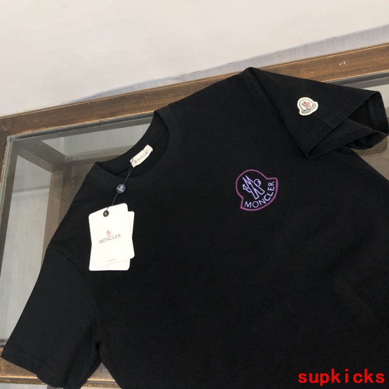 Moncler Luxury Cloth