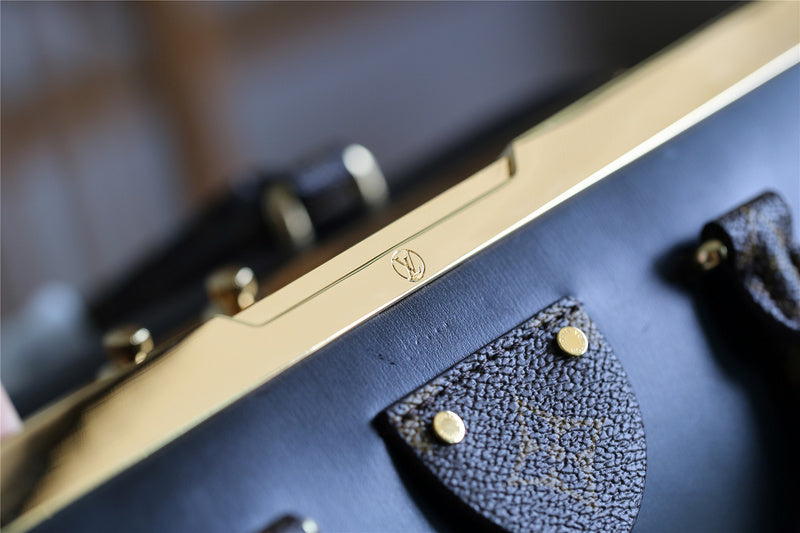 I W Fashion Lu-Vi bags - 8181
