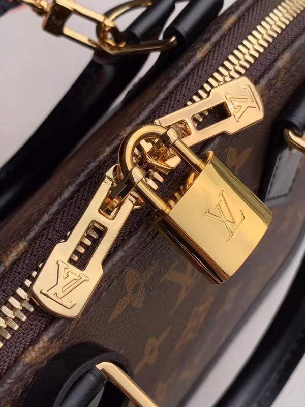 I W Fashion Lu-Vi bags - 17623