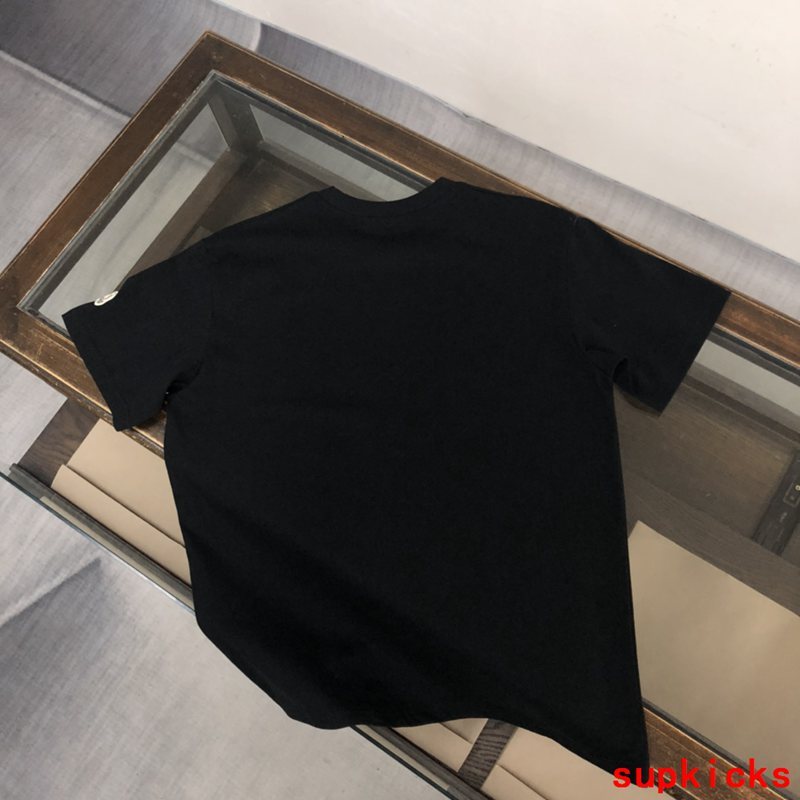 Moncler Luxury Cloth