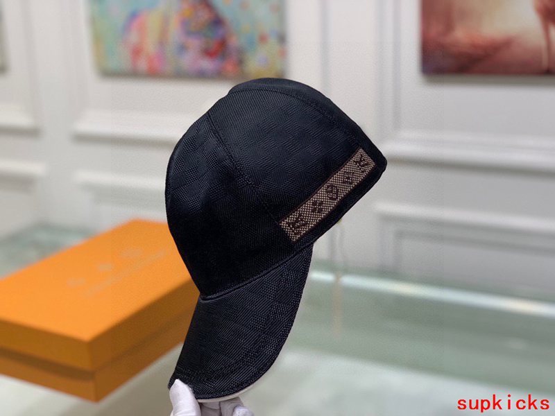 Louis Vuitton Luxury Cap