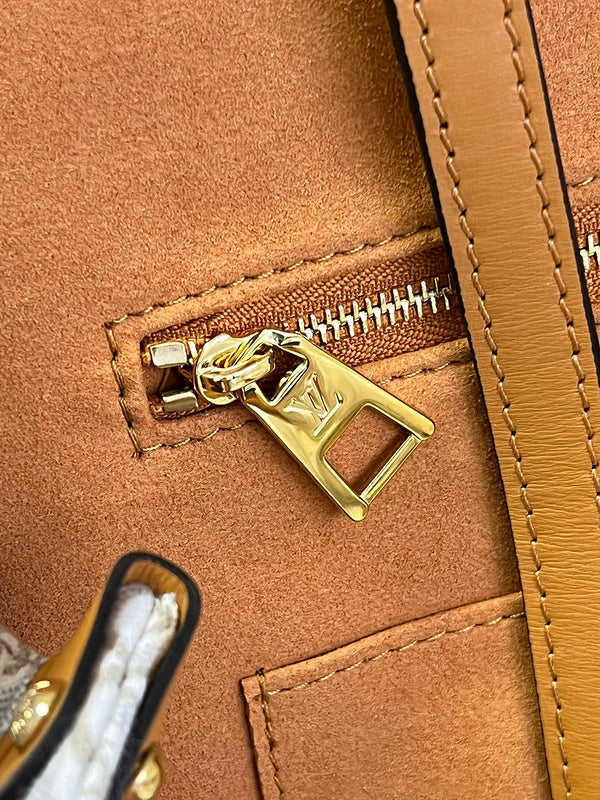 I W Fashion Lu-Vi bags - 17157