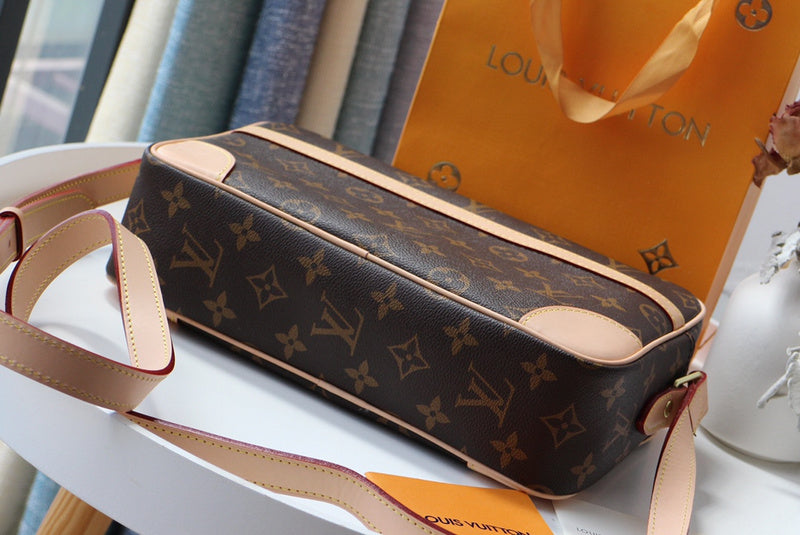 LOV2 Bags - Luxurious Bags  2667