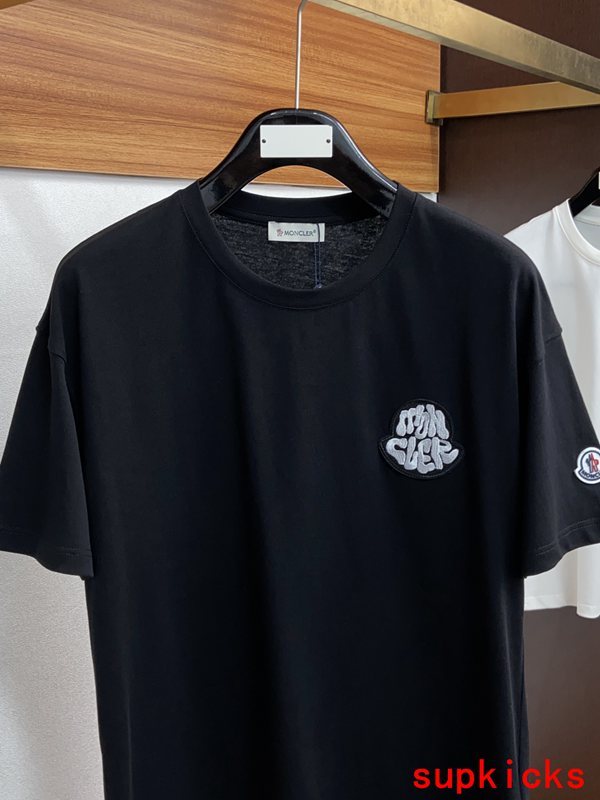 Moncler Luxury Cloth