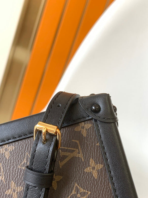 I W Fashion Lu-Vi bags - 17153