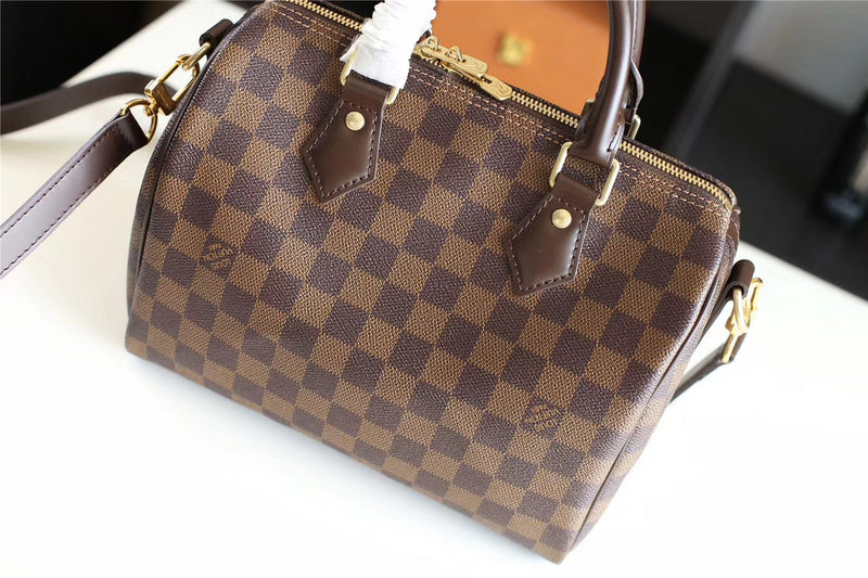 I W Fashion Lu-Vi bags - 8149