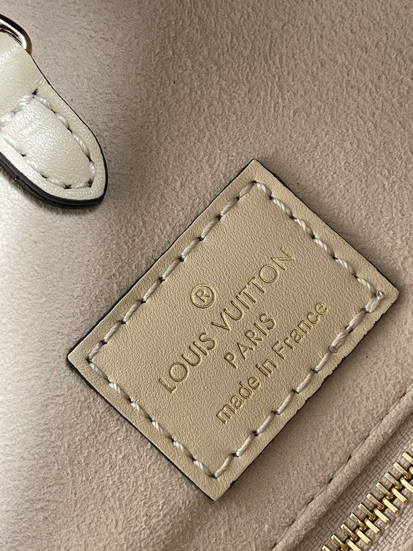 I W Fashion Lu-Vi bags - 17692