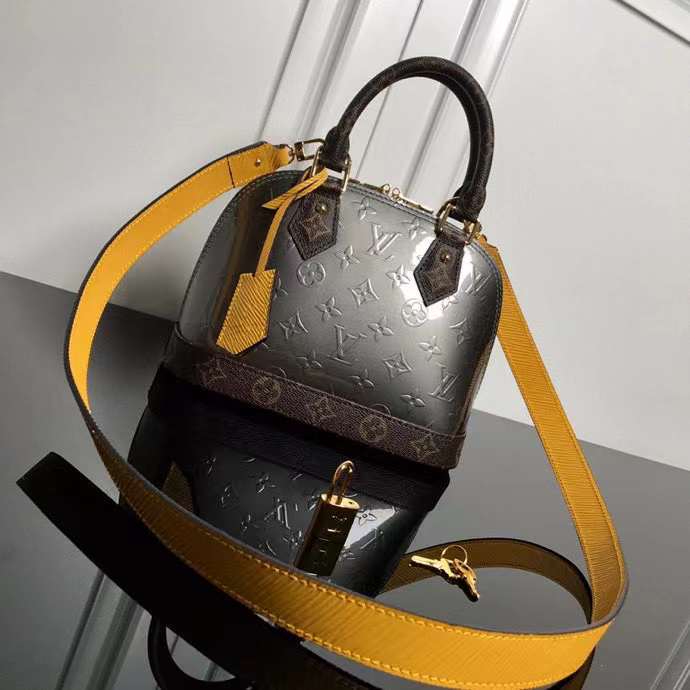 LOV2 Bags - Luxurious Bags  782