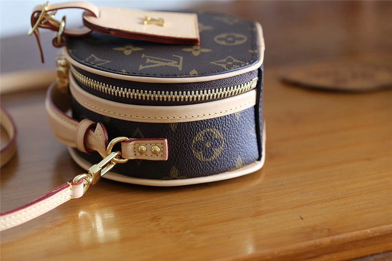 I W Fashion Lu-Vi bags - 8338