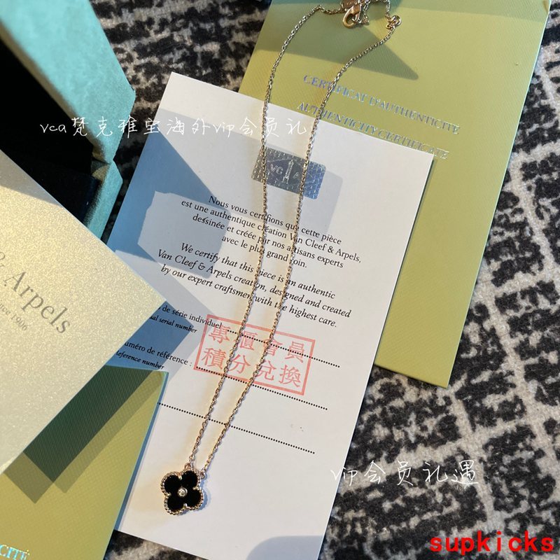 Van Cleef & Arples Jewelry
