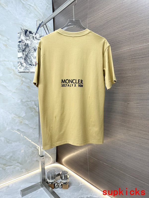 Moncler Luxury Cloth