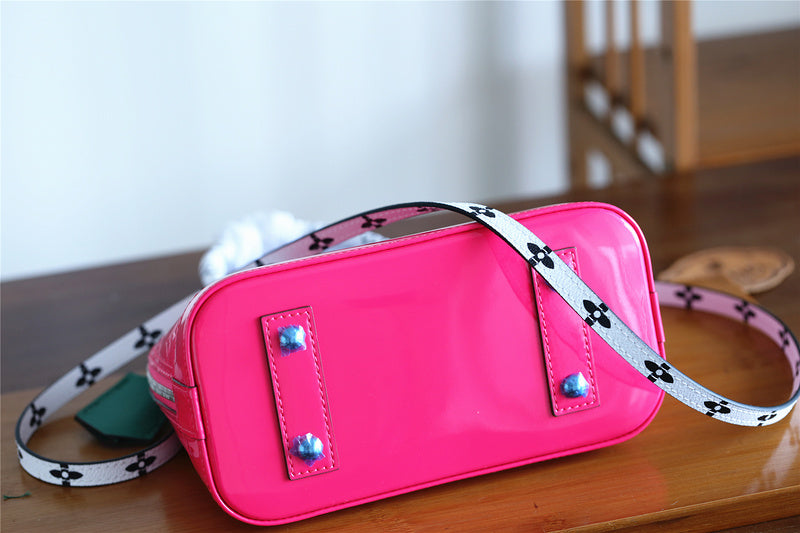 I W Fashion Lu-Vi bags - 8276
