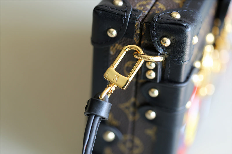 I W Fashion Lu-Vi bags - 8210