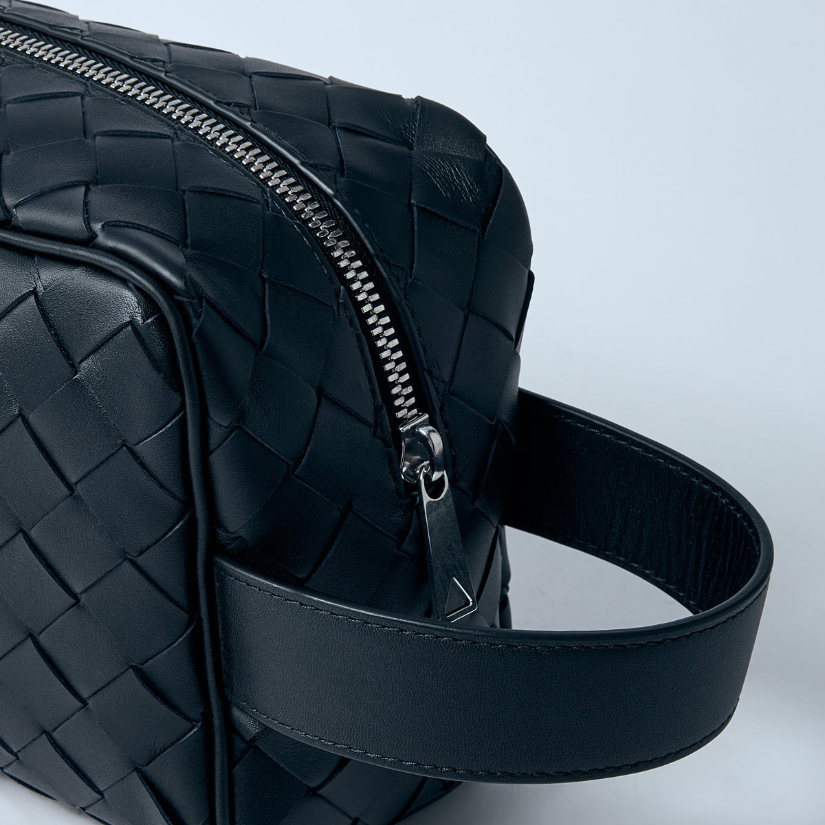 Bottega Veneta Men Intrecciato Travel Pouch
