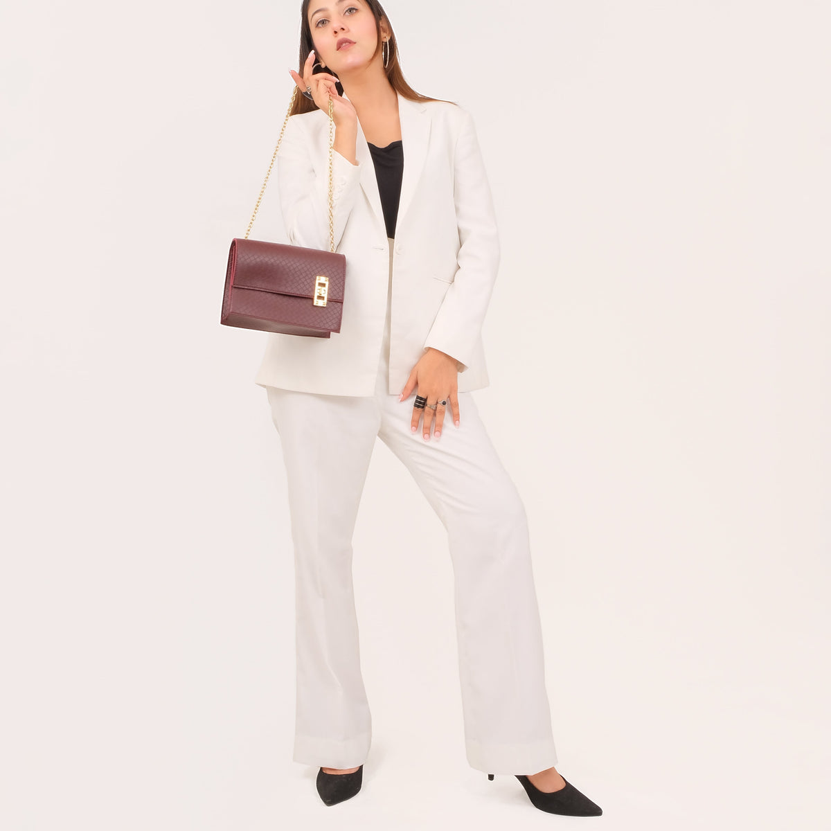Burgundy weaved chain shoulder bag with twist lock