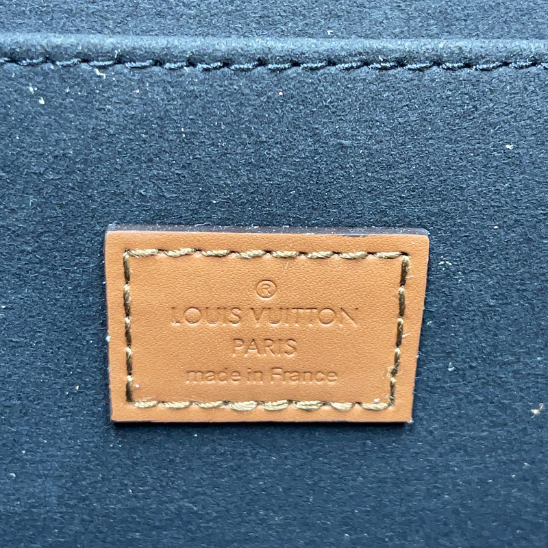 I W Fashion Lu-Vi bags - 8138