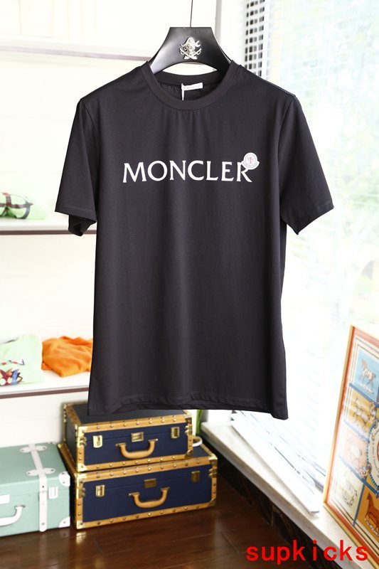 Moncler Luxury Cloth