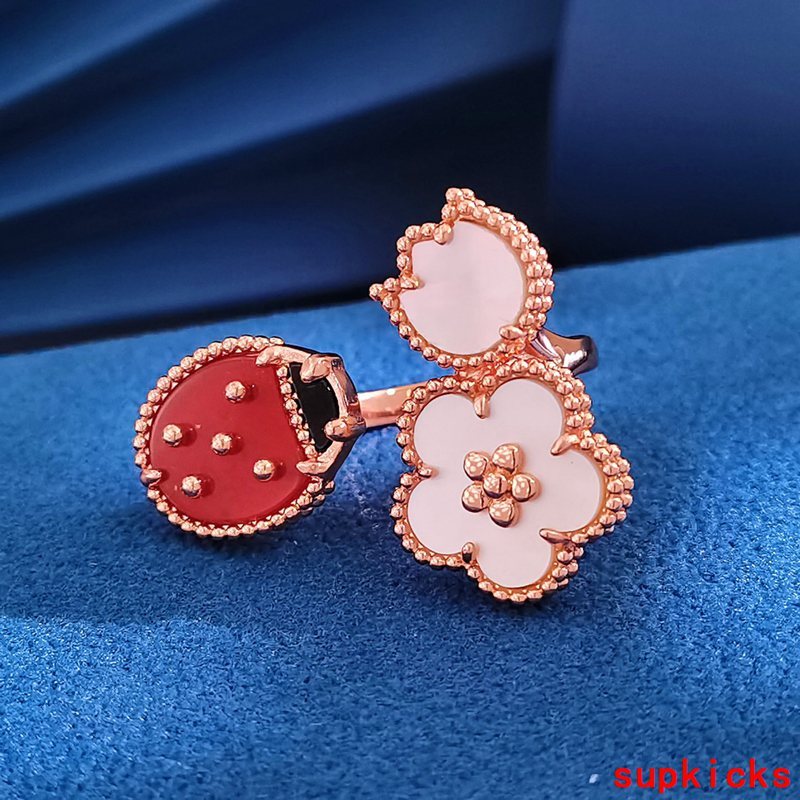Van Cleef & Arples Jewelry