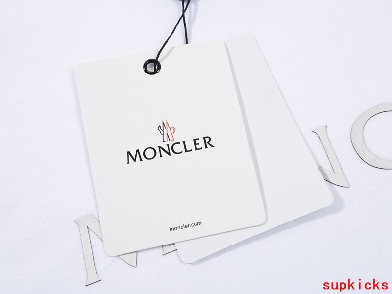 Moncler Luxury Cloth