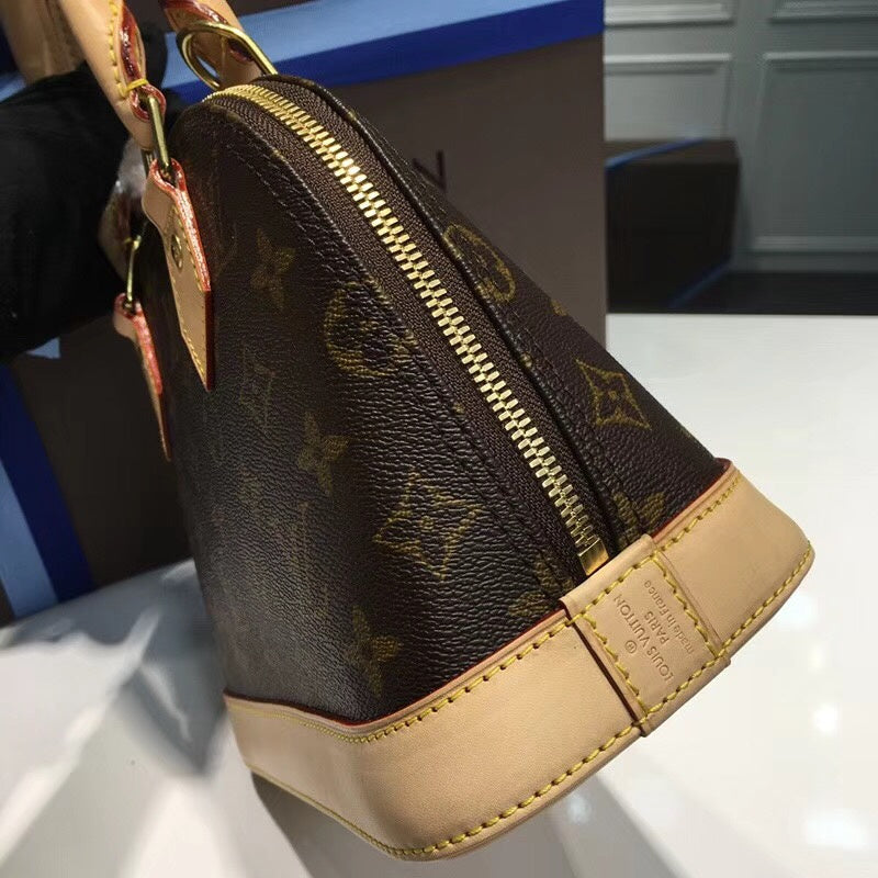 I W Fashion Lu-Vi bags - 17904