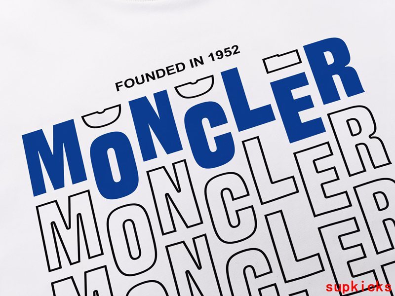 Moncler Luxury Cloth