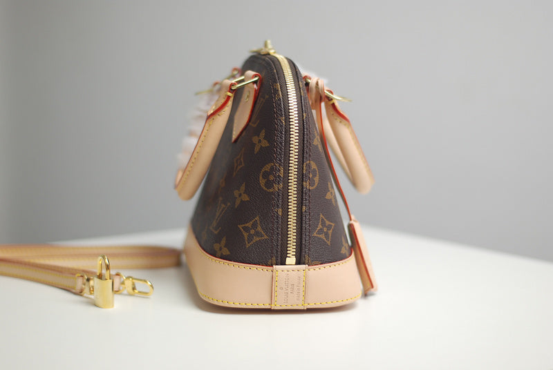 I W Fashion Lu-Vi bags - 8260