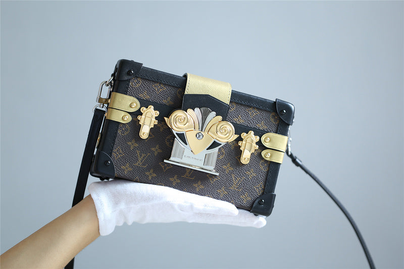I W Fashion Lu-Vi bags - 8230