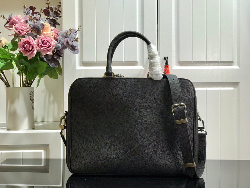 I W Fashion Lu-Vi bags - 9831