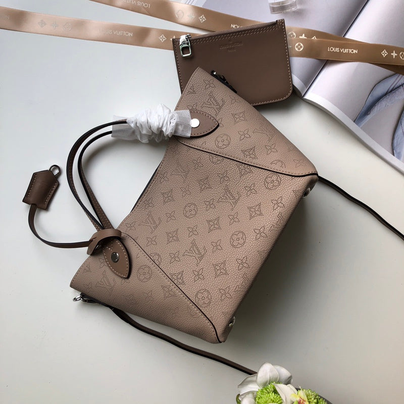 LOV2 Bags - Luxurious Bags  987