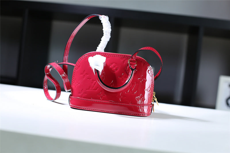 I W Fashion Lu-Vi bags - 8305