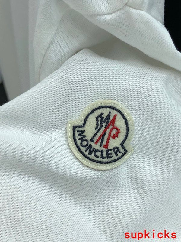 Moncler Luxury Cloth