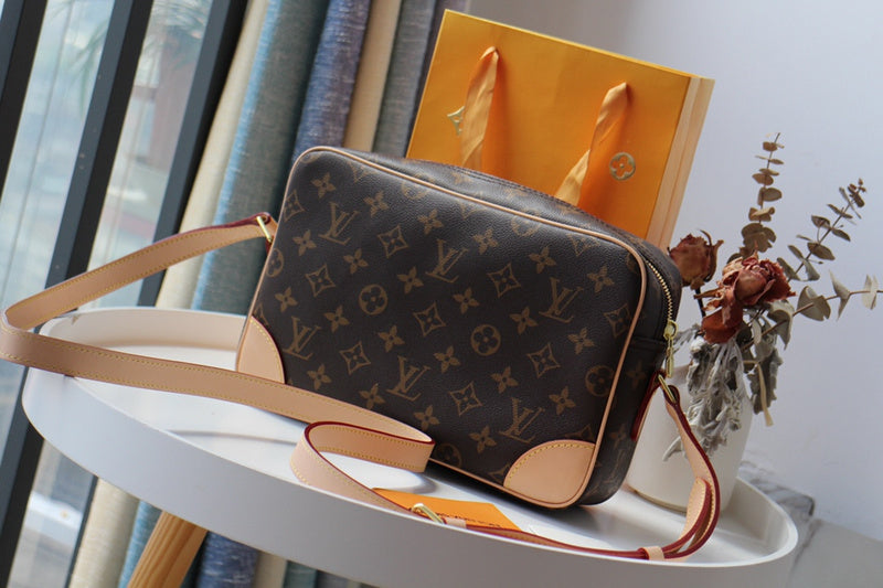 LOV2 Bags - Luxurious Bags  2667