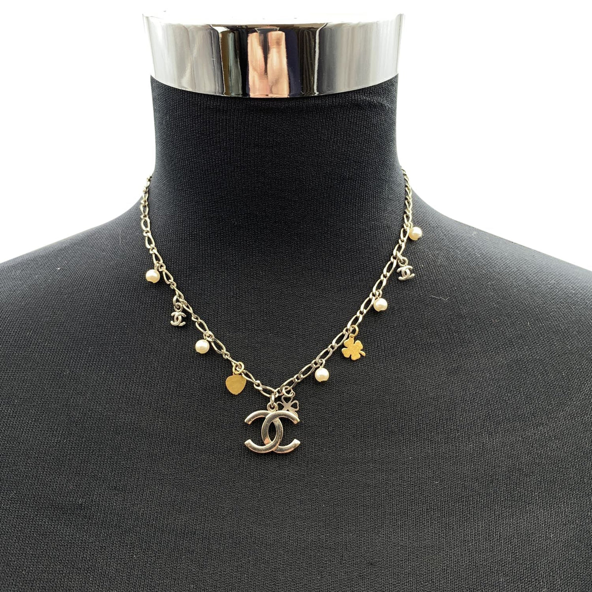 Top Quality Chanel Silver Metal Chain Necklace With Charms Cc Logo Pendant