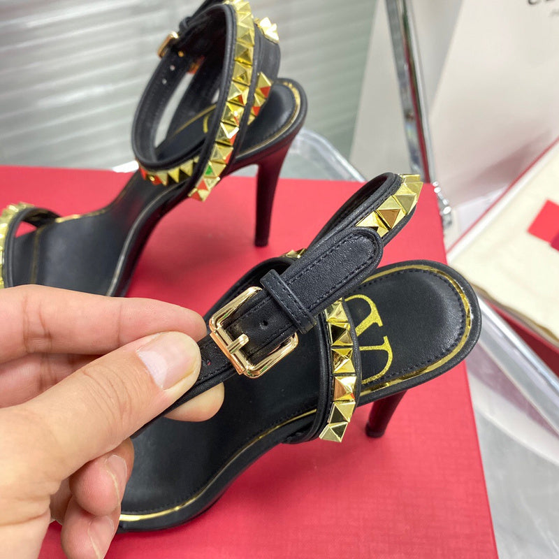 Valentino GARAVANI Luxury Shoes