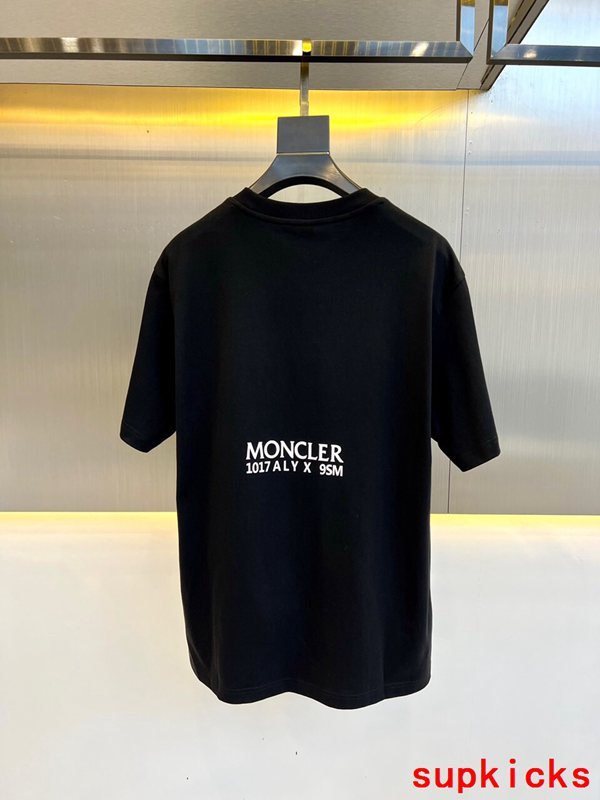Moncler Luxury Cloth