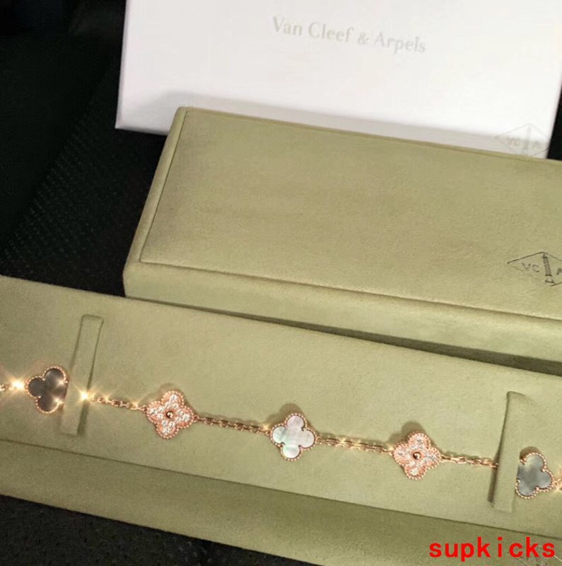 Van Cleef & Arples Jewelry