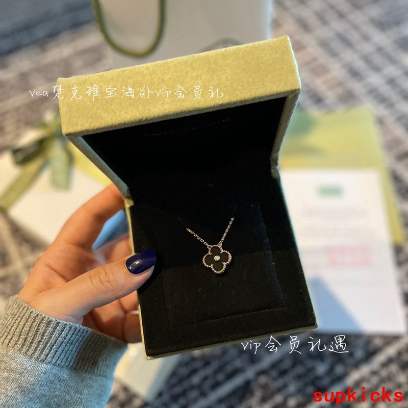 Van Cleef & Arples Jewelry