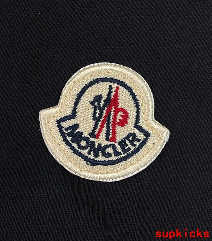 Moncler Luxury Cloth